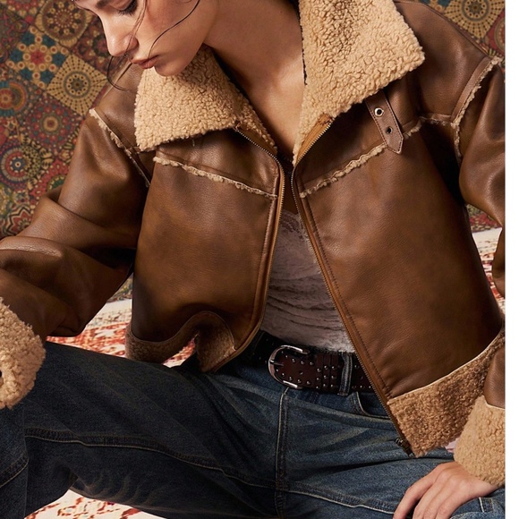 Cozy Sherpa Lined Vegan Leather Zip up Oversized Jacket - Picture 6 of 7